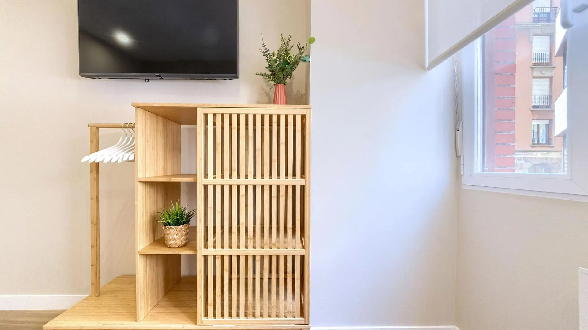 Apartamento Familiar Con Wifi A Estrenar En Barakaldo 0*,  Spain